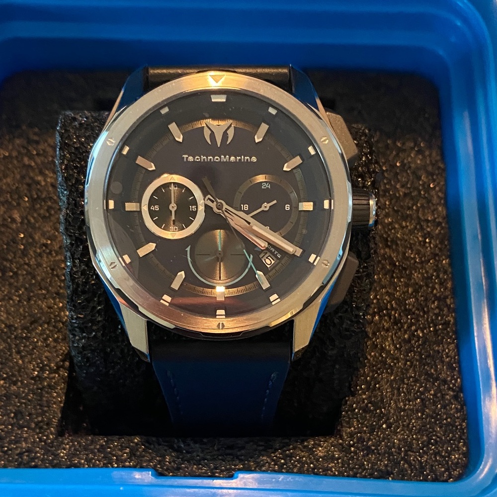 TechnoMarine Men's Black and Silver Watch